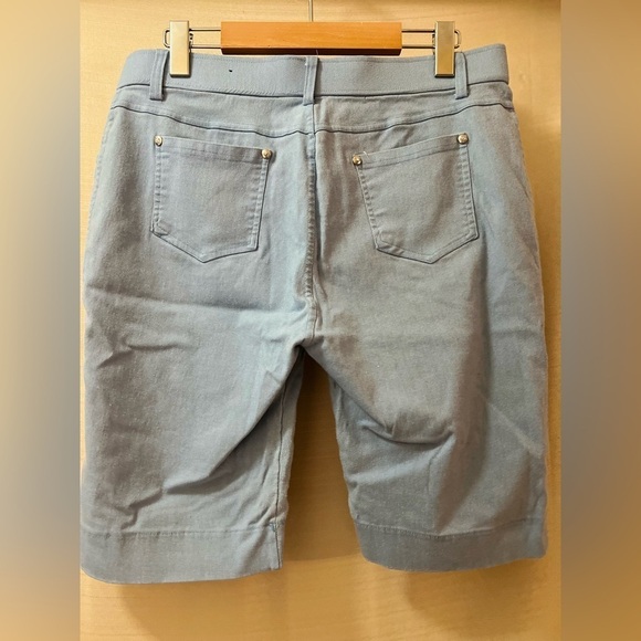 ⚫️ BOGO Thrill Light Blue Casual Shorts stretchy size 1x - Picture 5 of 7